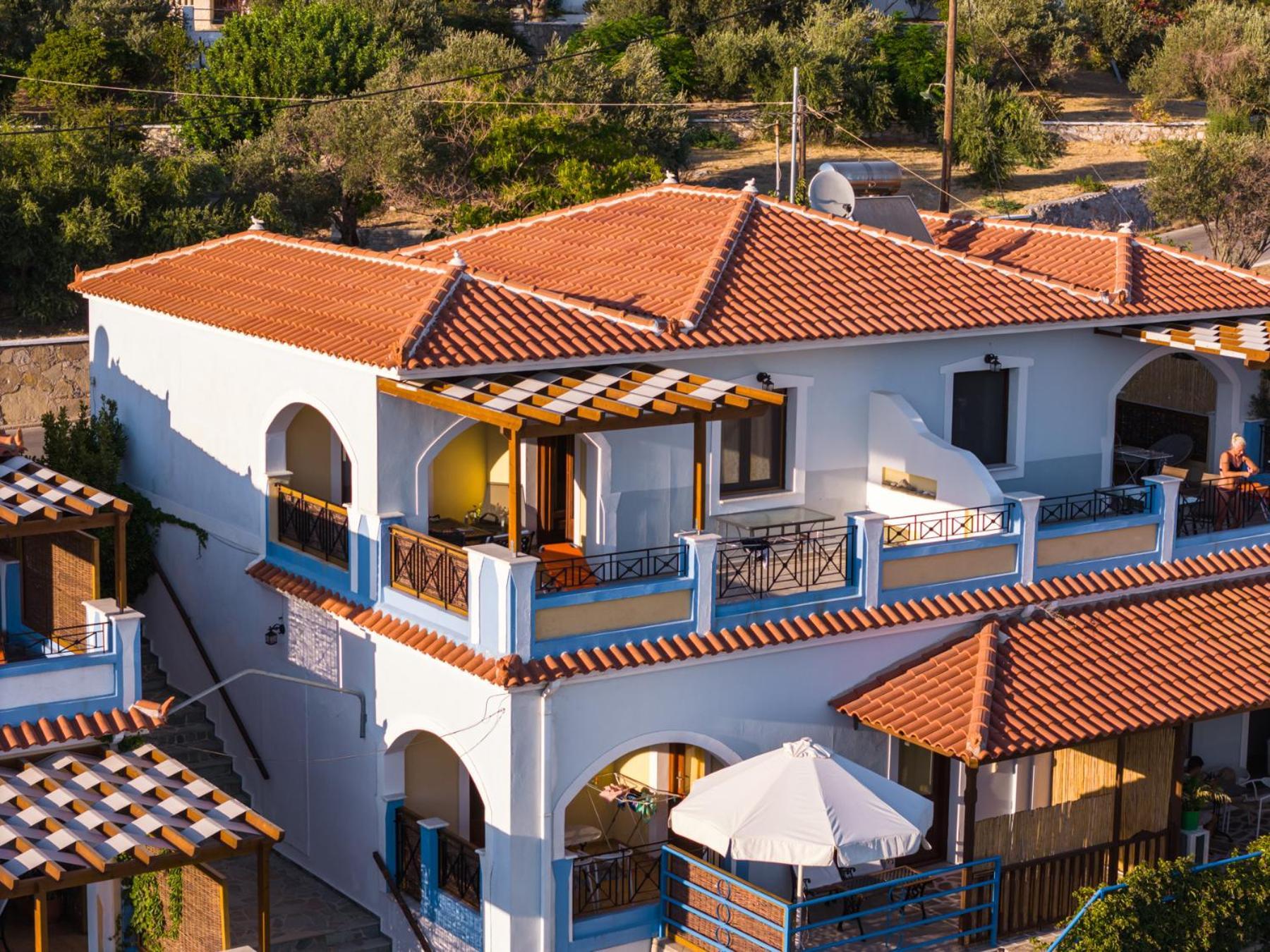 Pantheon Apartments & Studios Marathokampos Exterior photo